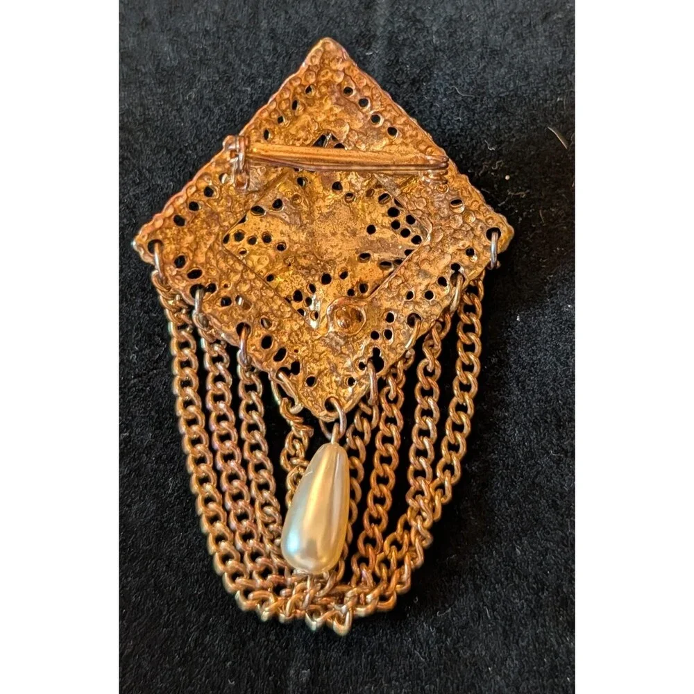 Vintage Gold Tone Filigree Dangle Brooch – Faux Pearl & Rhinestone Pin - Picture 3 of 3